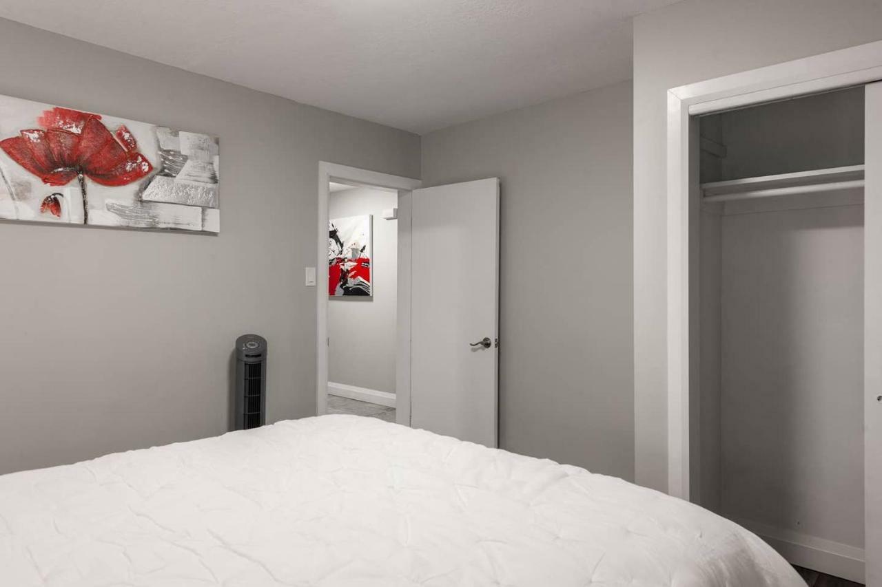 Entire 2 Bedroom Apartment Uptown Waterloo - E1 Zewnętrze zdjęcie