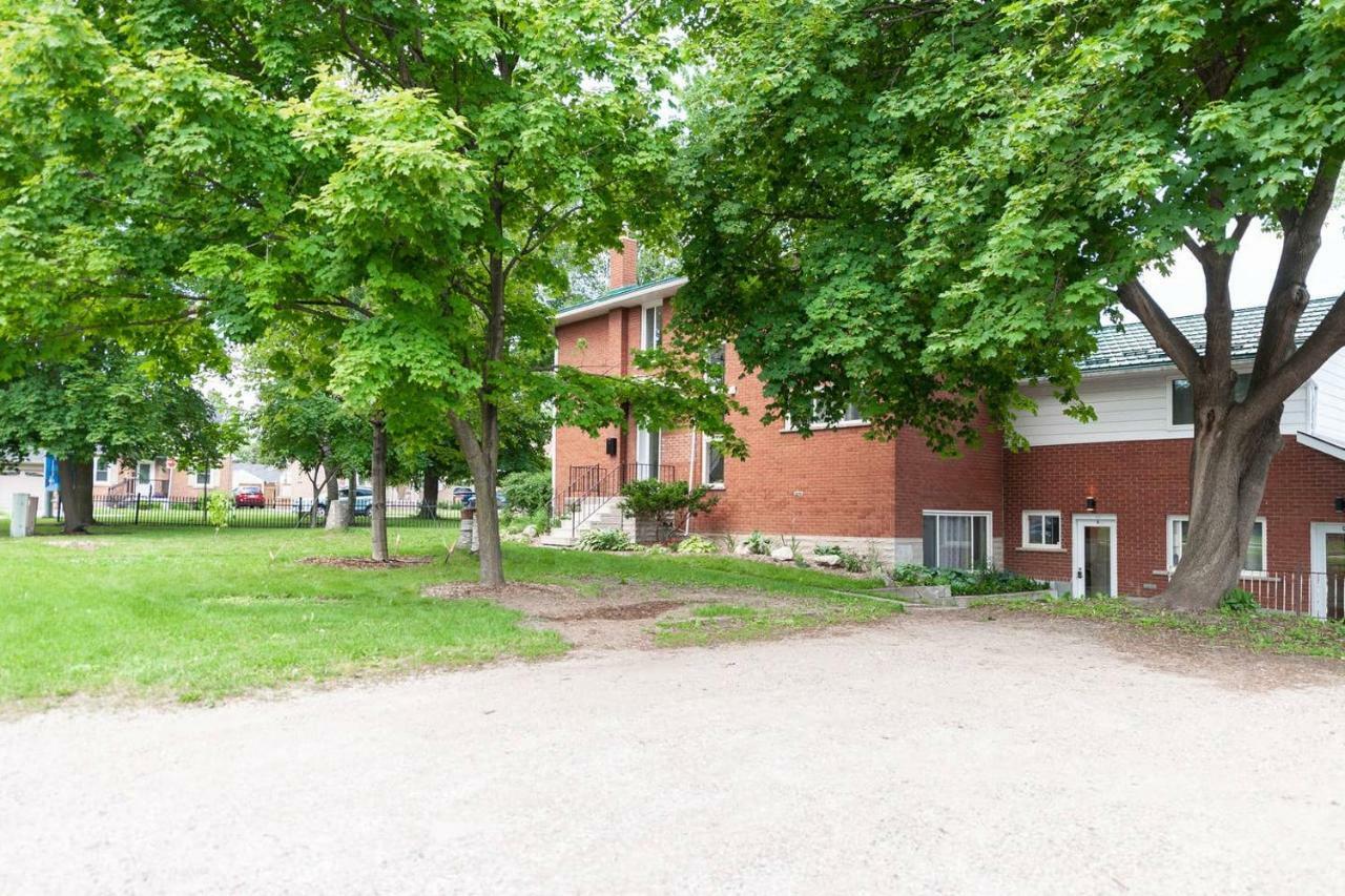 Entire 2 Bedroom Apartment Uptown Waterloo - E1 Zewnętrze zdjęcie