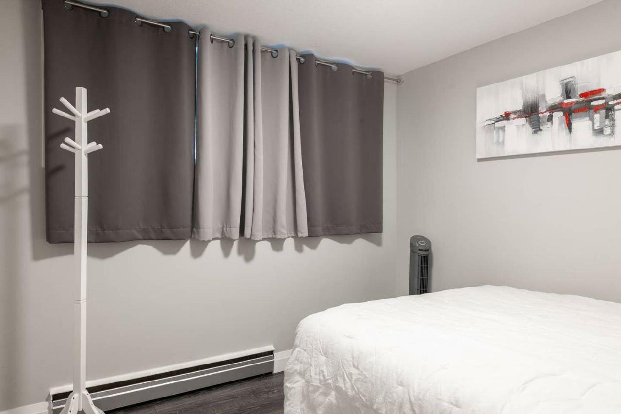 Entire 2 Bedroom Apartment Uptown Waterloo - E1 Zewnętrze zdjęcie